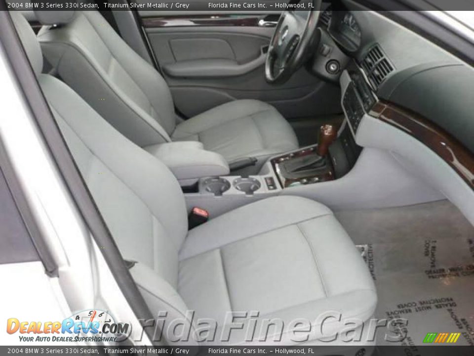 2004 BMW 3 Series 330i Sedan Titanium Silver Metallic / Grey Photo #13