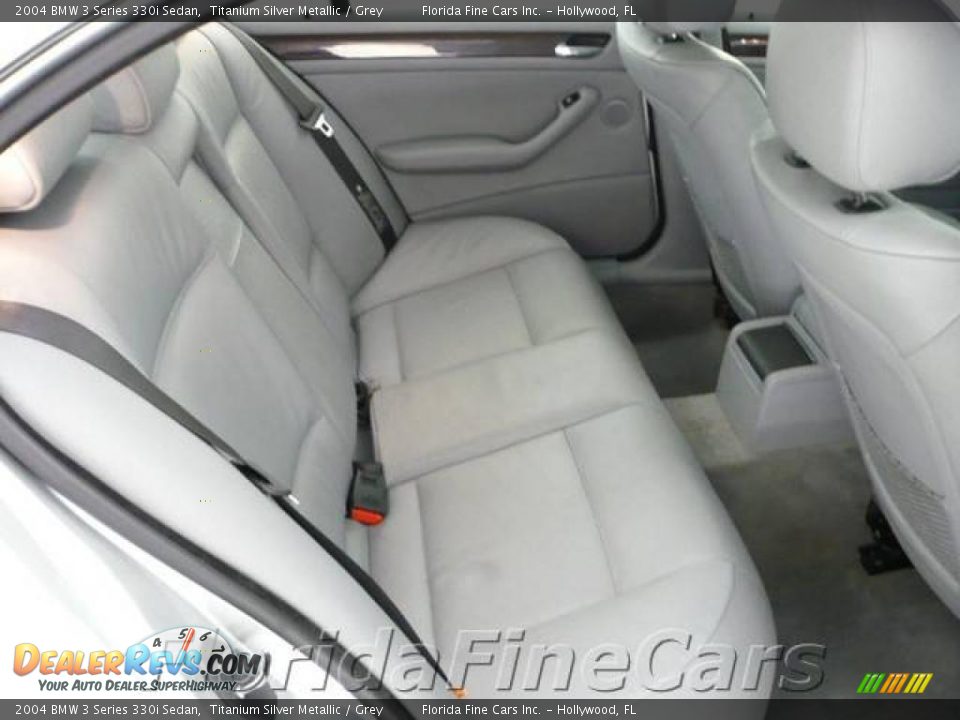 2004 BMW 3 Series 330i Sedan Titanium Silver Metallic / Grey Photo #14