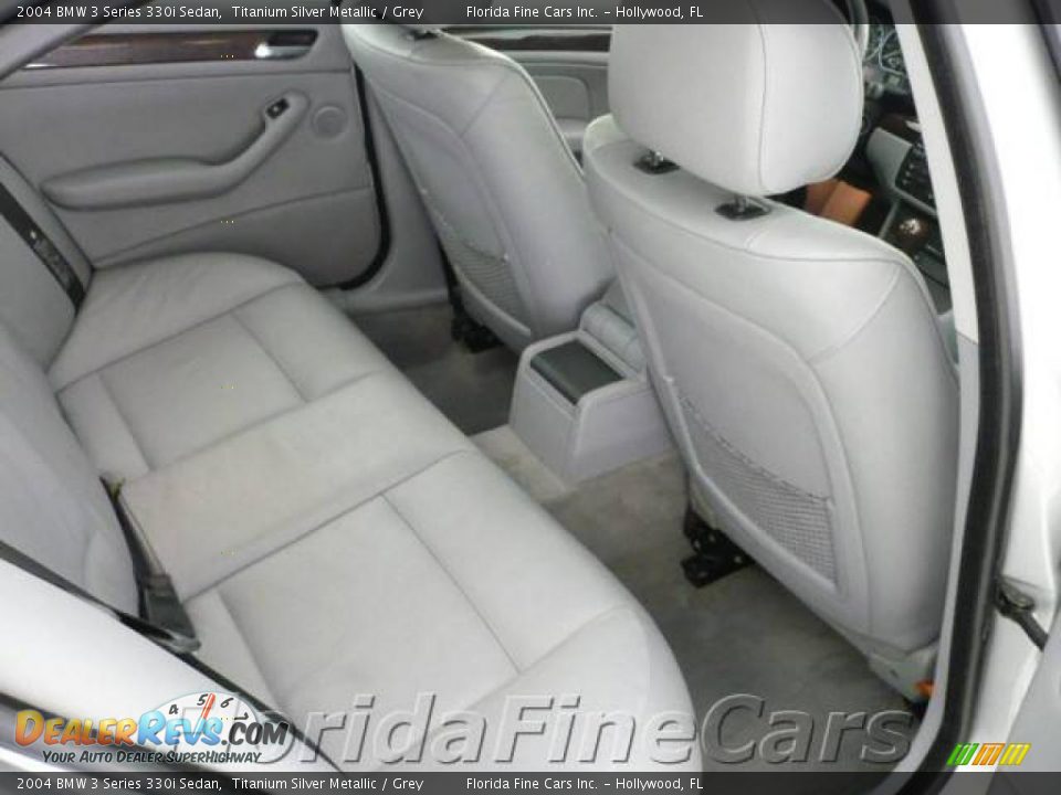 2004 BMW 3 Series 330i Sedan Titanium Silver Metallic / Grey Photo #15