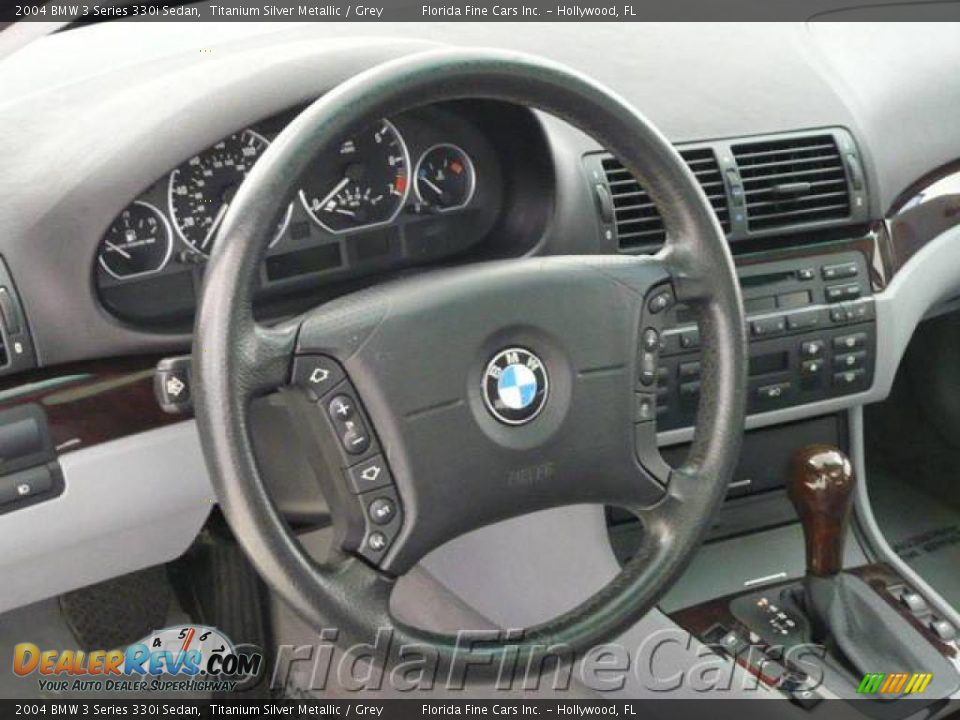 2004 BMW 3 Series 330i Sedan Titanium Silver Metallic / Grey Photo #17