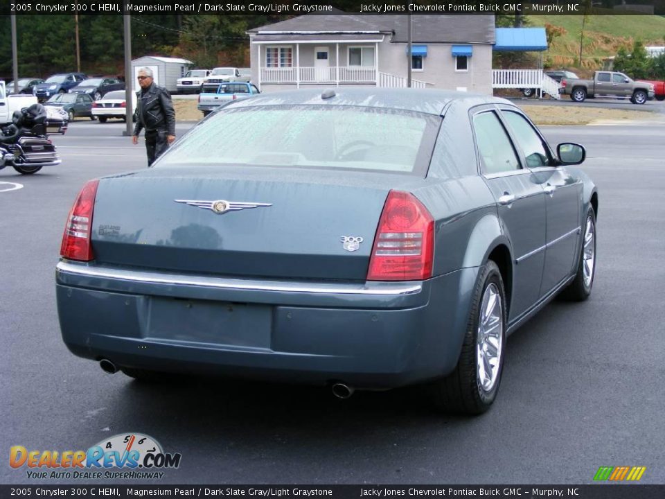 2005 Chrysler 300 C HEMI Magnesium Pearl / Dark Slate Gray/Light Graystone Photo #8