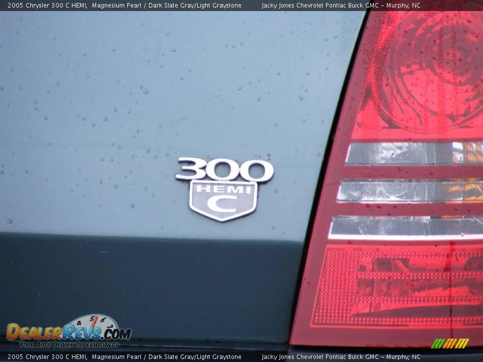 2005 Chrysler 300 C HEMI Magnesium Pearl / Dark Slate Gray/Light Graystone Photo #9