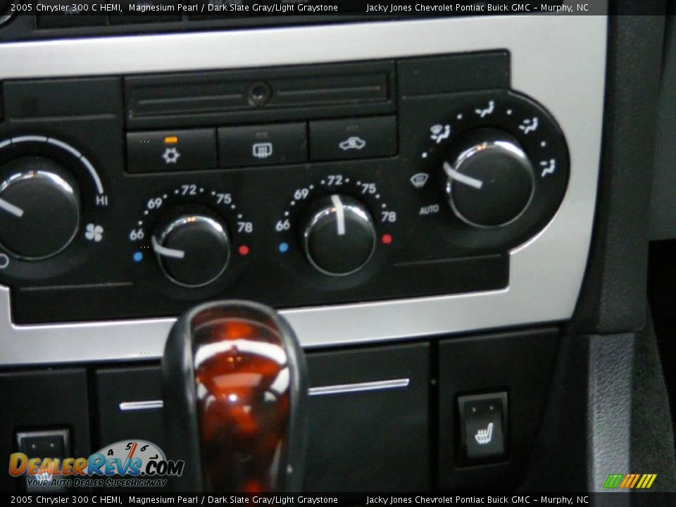 2005 Chrysler 300 C HEMI Magnesium Pearl / Dark Slate Gray/Light Graystone Photo #17