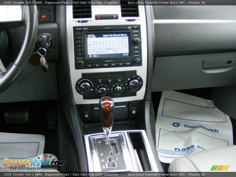 2005 Chrysler 300 C HEMI Magnesium Pearl / Dark Slate Gray/Light Graystone Photo #19