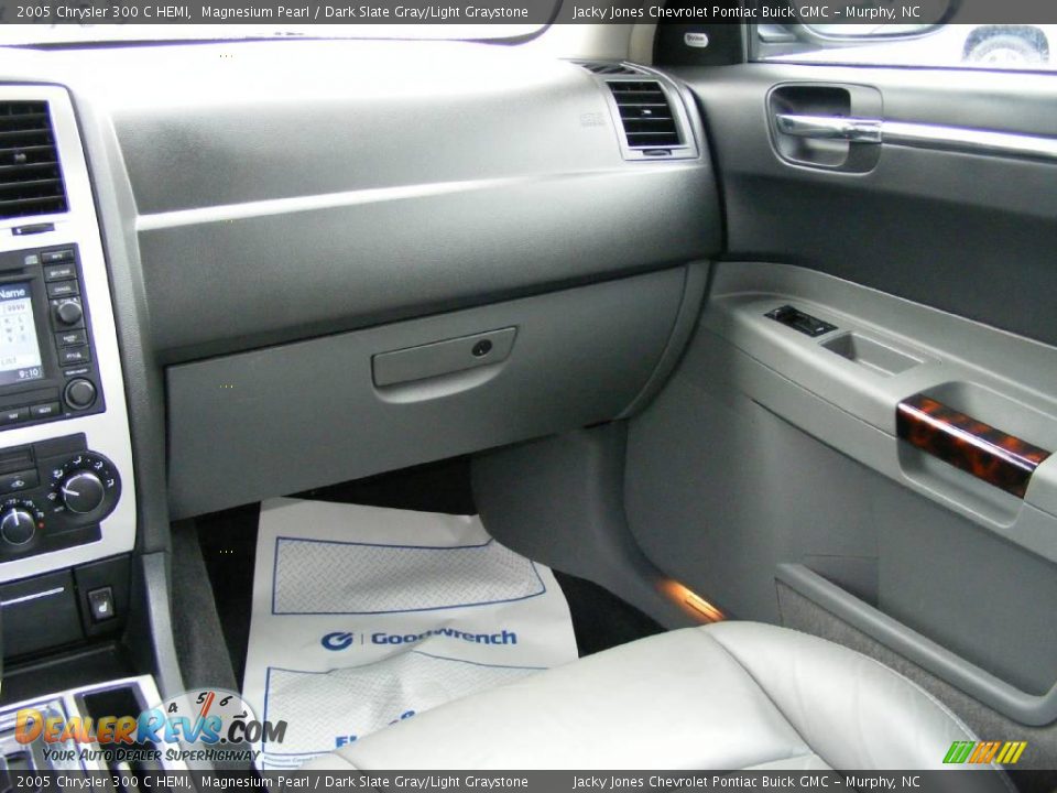 2005 Chrysler 300 C HEMI Magnesium Pearl / Dark Slate Gray/Light Graystone Photo #20