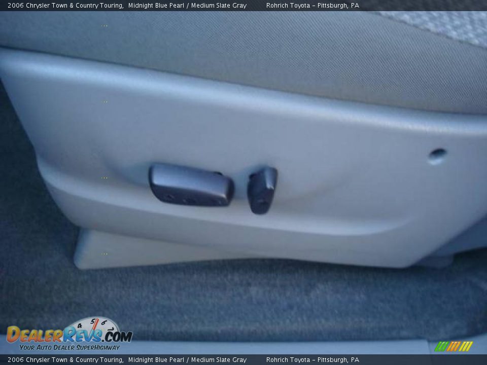 2006 Chrysler Town & Country Touring Midnight Blue Pearl / Medium Slate Gray Photo #15