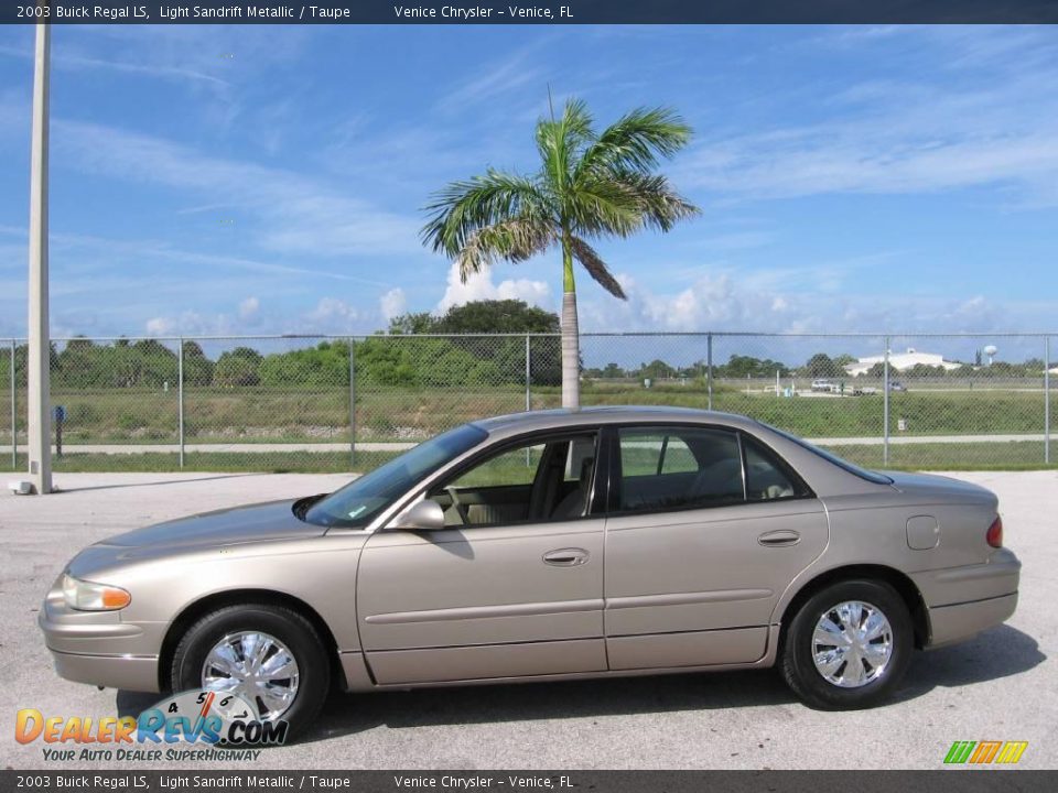 2003 Buick Regal LS Light Sandrift Metallic / Taupe Photo #4