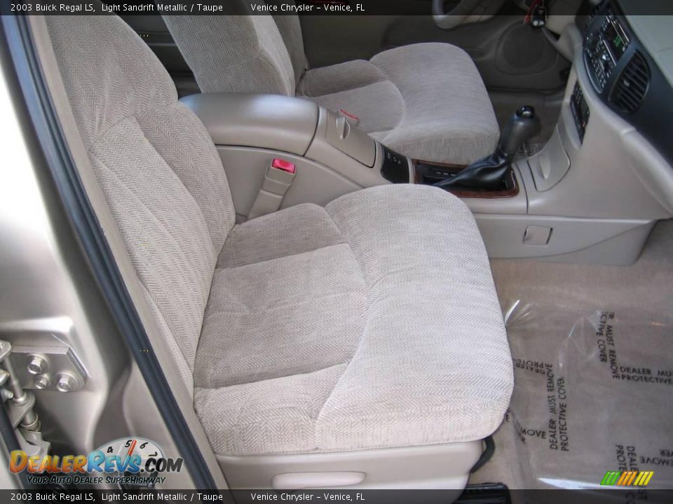 2003 Buick Regal LS Light Sandrift Metallic / Taupe Photo #9