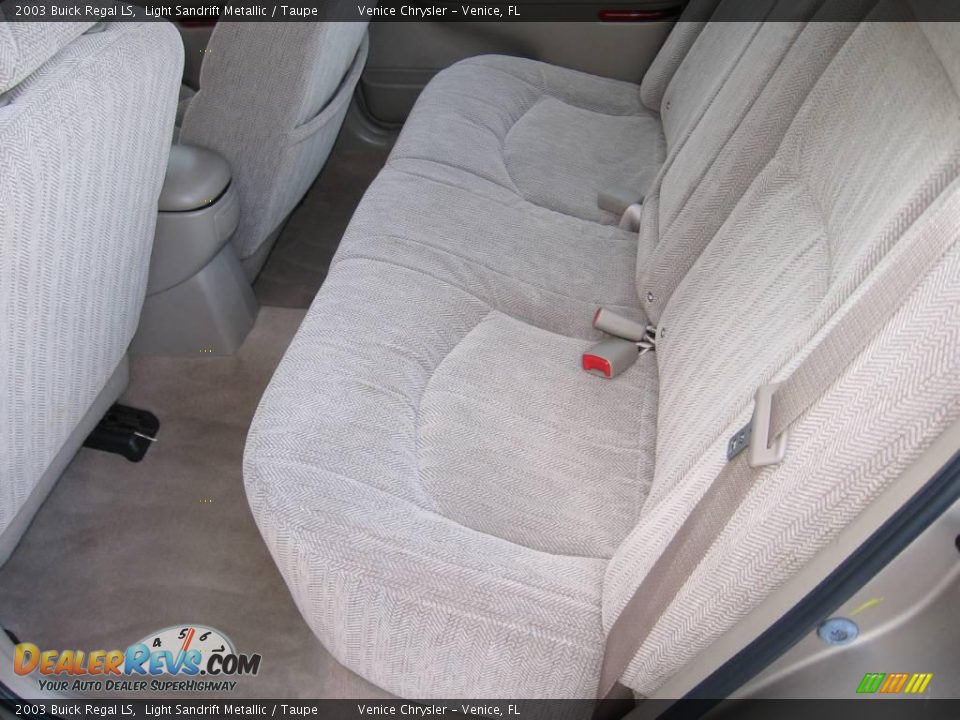 2003 Buick Regal LS Light Sandrift Metallic / Taupe Photo #10