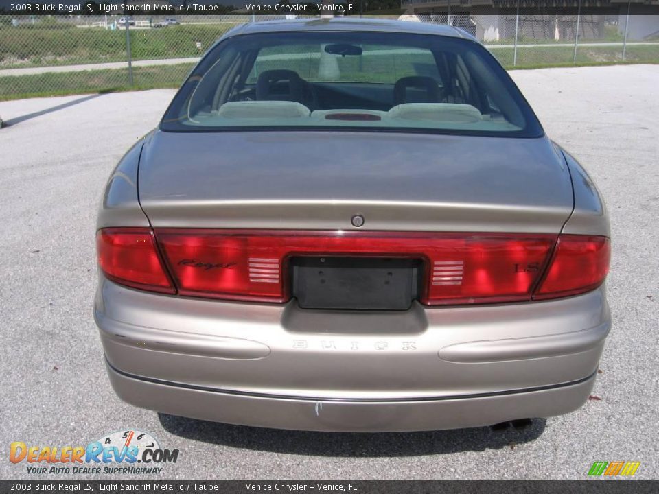 2003 Buick Regal LS Light Sandrift Metallic / Taupe Photo #16