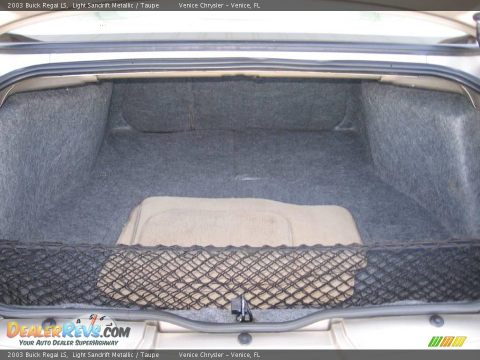 2003 Buick Regal LS Light Sandrift Metallic / Taupe Photo #24