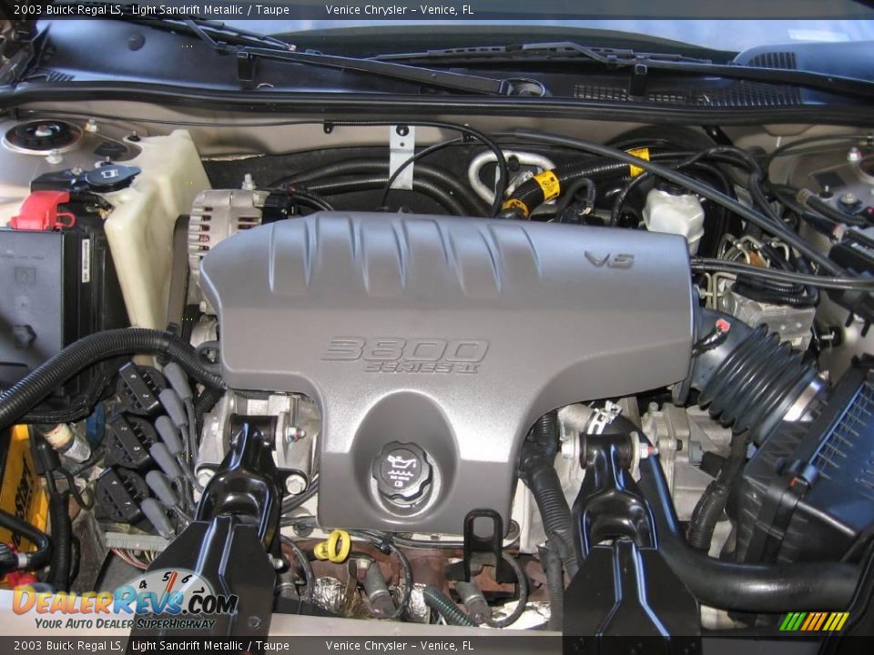 2003 Buick Regal LS Light Sandrift Metallic / Taupe Photo #32