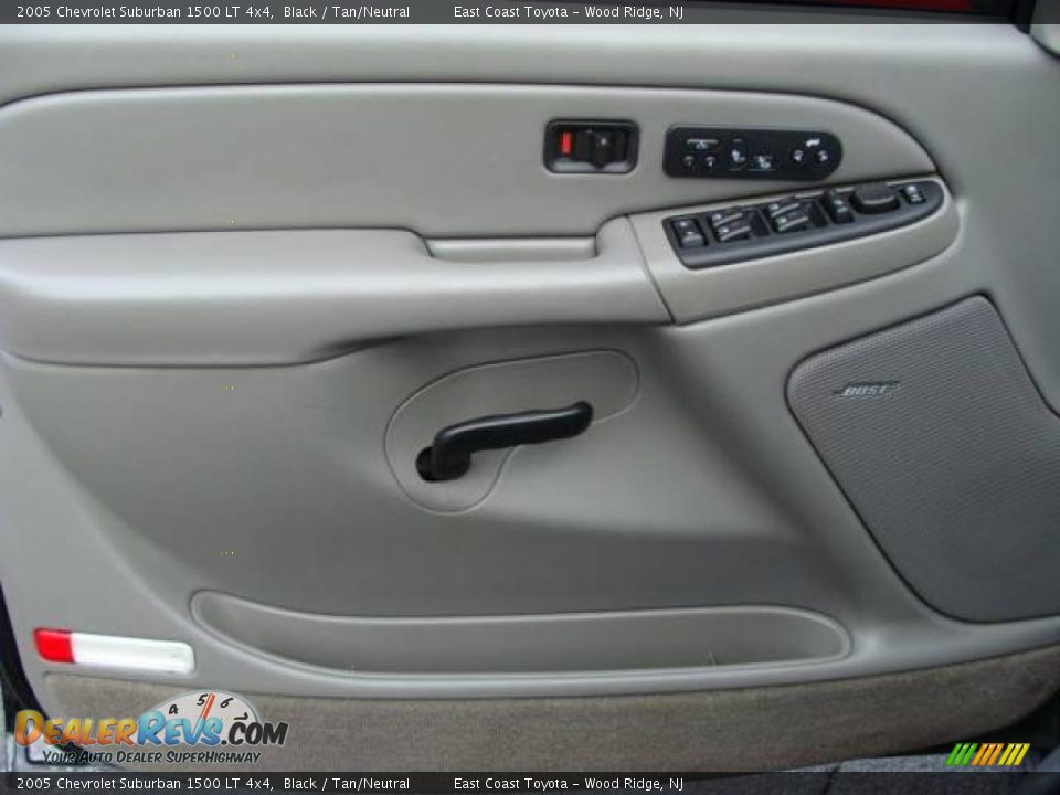 2005 Chevrolet Suburban 1500 LT 4x4 Black / Tan/Neutral Photo #6