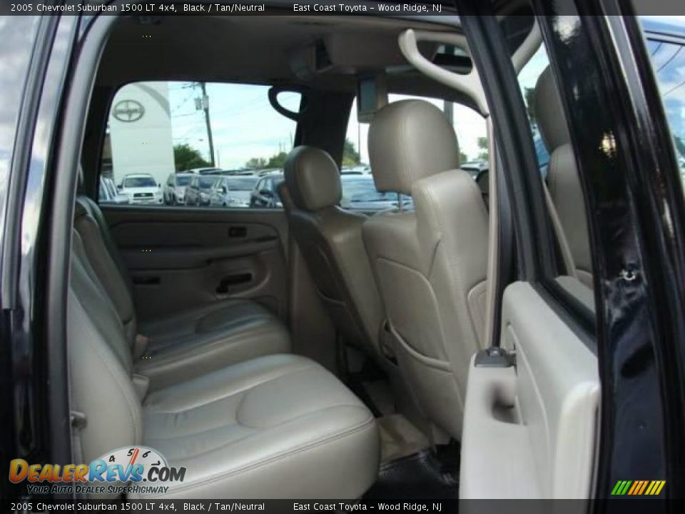 2005 Chevrolet Suburban 1500 LT 4x4 Black / Tan/Neutral Photo #12