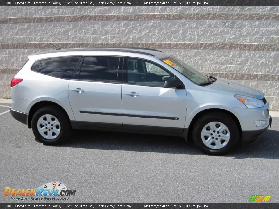 2009 Chevrolet Traverse LS AWD Silver Ice Metallic / Dark Gray/Light Gray Photo #1