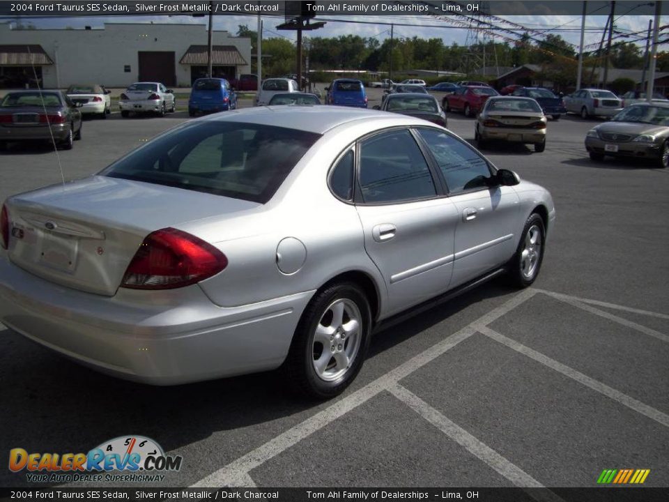 2004 Ford Taurus SES Sedan Silver Frost Metallic / Dark Charcoal Photo #5