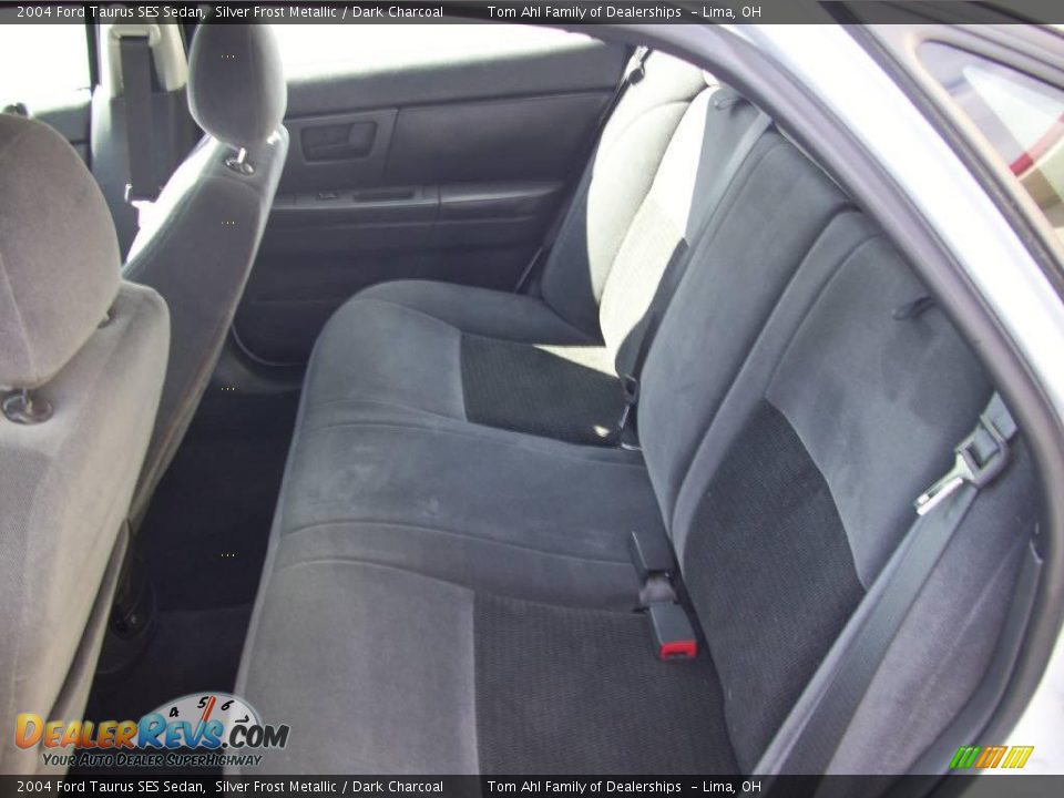 2004 Ford Taurus SES Sedan Silver Frost Metallic / Dark Charcoal Photo #9
