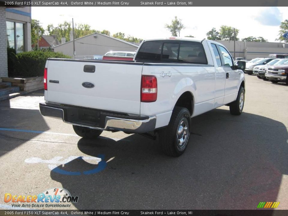 2005 Ford F150 XLT SuperCab 4x4 Oxford White / Medium Flint Grey Photo #5