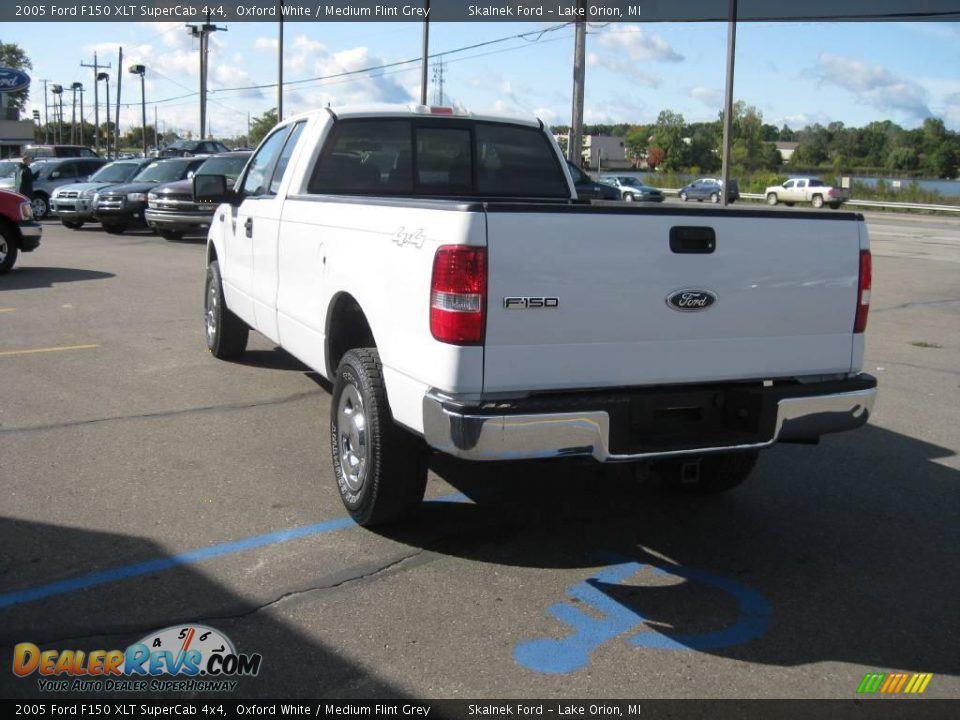 2005 Ford F150 XLT SuperCab 4x4 Oxford White / Medium Flint Grey Photo #7