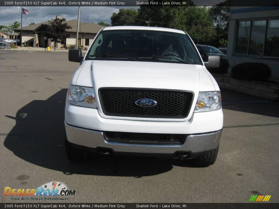 2005 Ford F150 XLT SuperCab 4x4 Oxford White / Medium Flint Grey Photo #14
