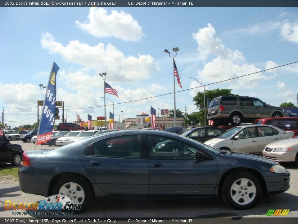 2003 Dodge Intrepid SE Onyx Green Pearl / Dark Slate Gray Photo #2