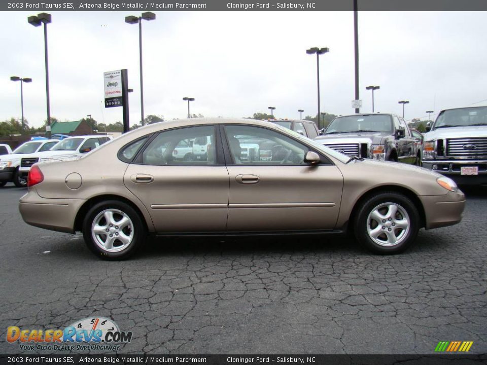 2003 Ford Taurus SES Arizona Beige Metallic / Medium Parchment Photo #2