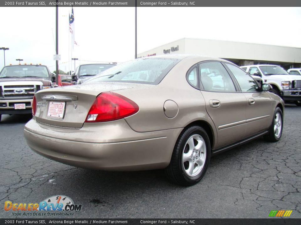 2003 Ford Taurus SES Arizona Beige Metallic / Medium Parchment Photo #3