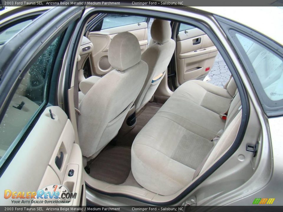 2003 Ford Taurus SES Arizona Beige Metallic / Medium Parchment Photo #9