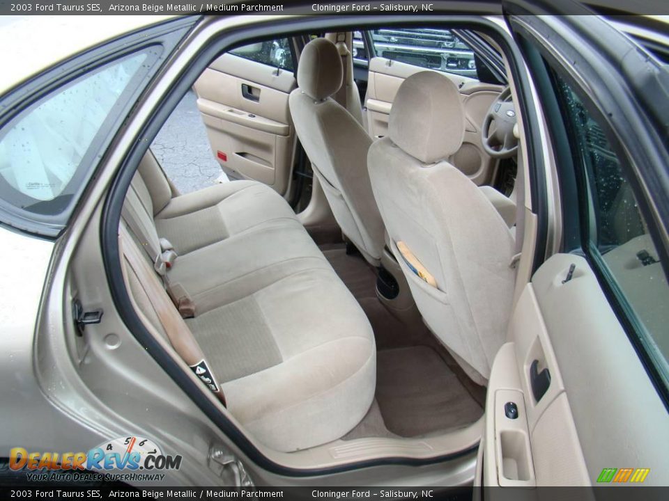 2003 Ford Taurus SES Arizona Beige Metallic / Medium Parchment Photo #10