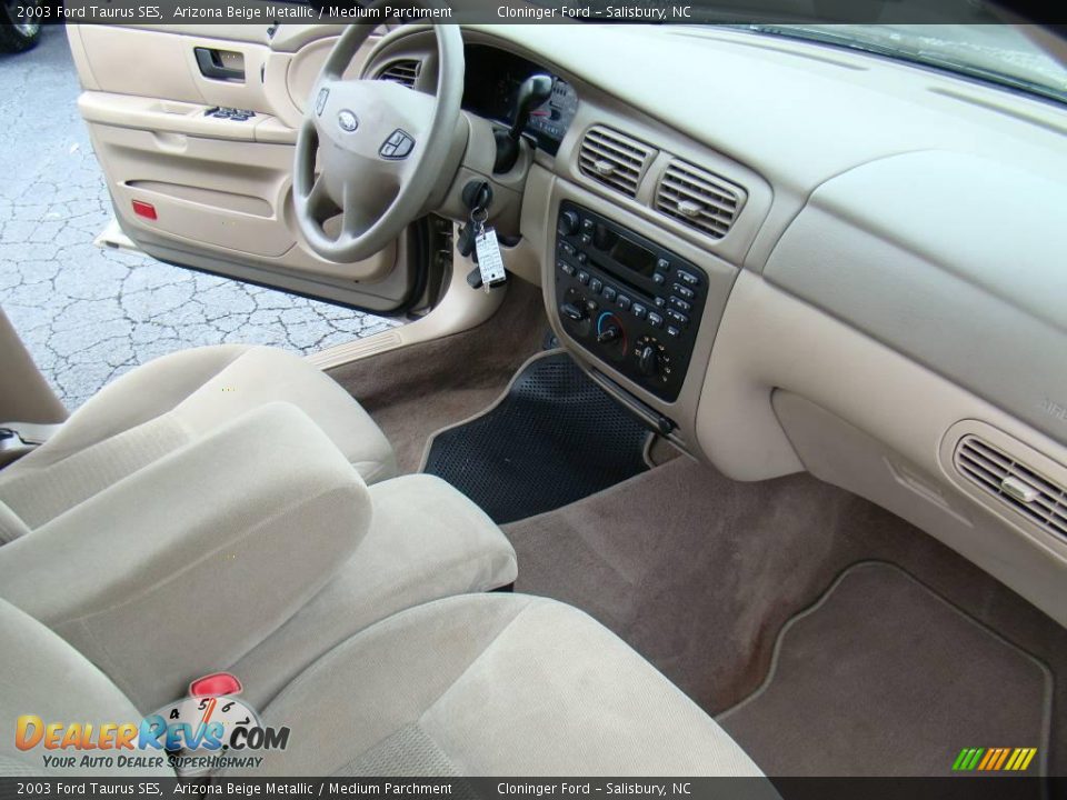 2003 Ford Taurus SES Arizona Beige Metallic / Medium Parchment Photo #12