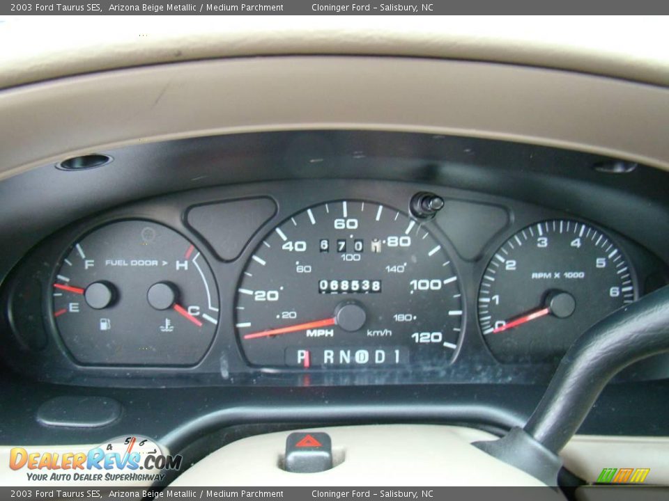 2003 Ford Taurus SES Arizona Beige Metallic / Medium Parchment Photo #16