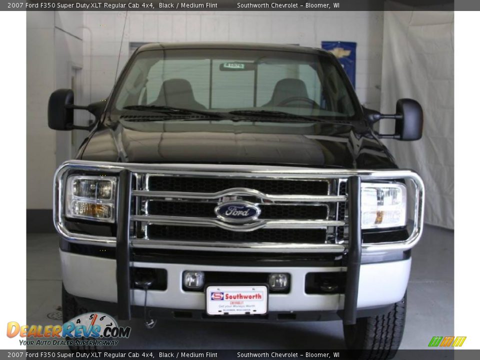 2007 Ford F350 Super Duty XLT Regular Cab 4x4 Black / Medium Flint Photo #2