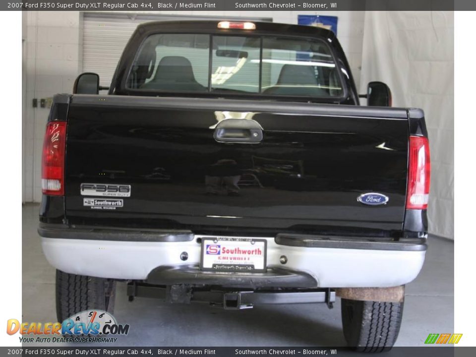 2007 Ford F350 Super Duty XLT Regular Cab 4x4 Black / Medium Flint Photo #3