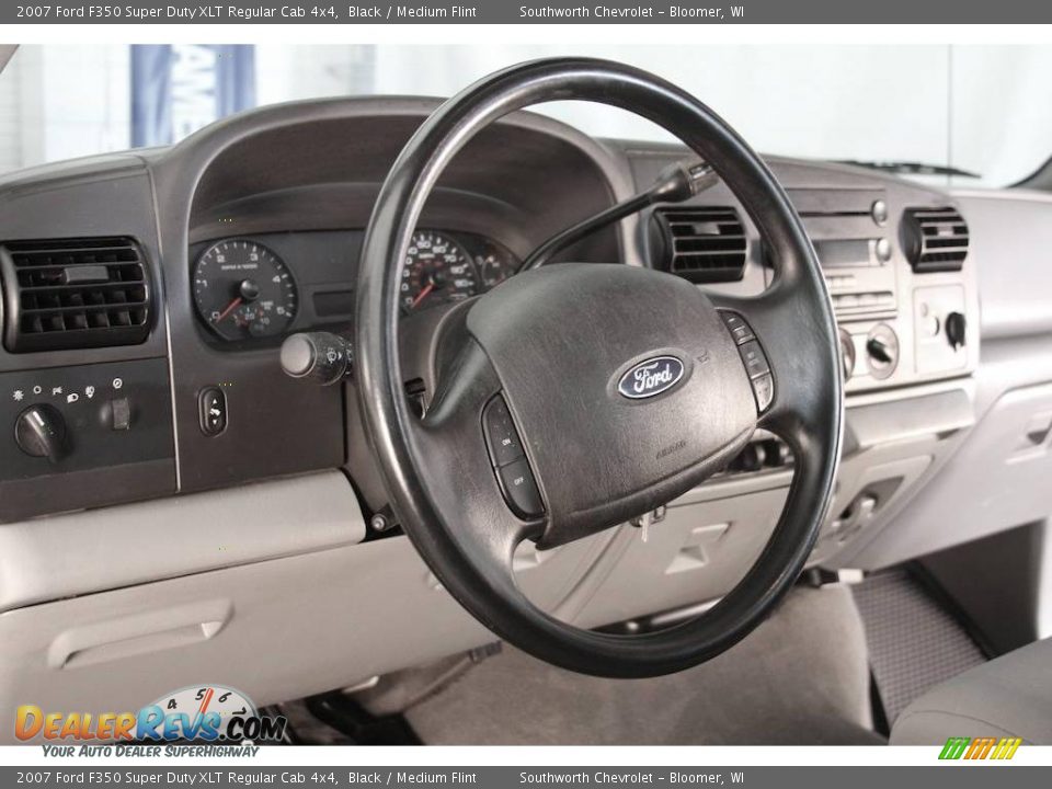 2007 Ford F350 Super Duty XLT Regular Cab 4x4 Black / Medium Flint Photo #5