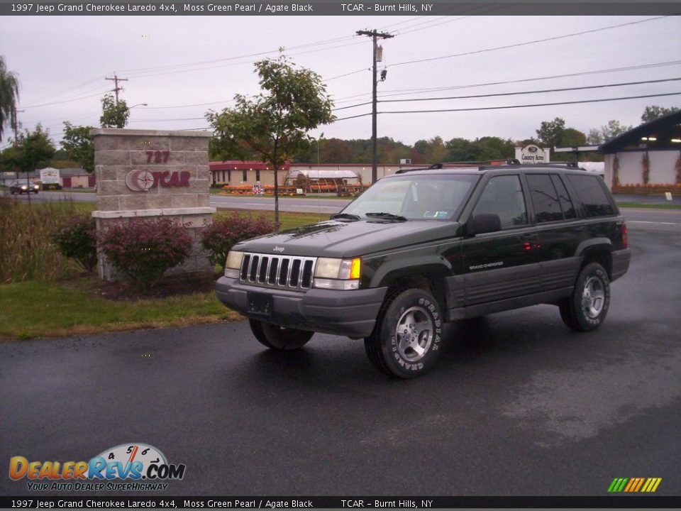1997 Jeep Grand Cherokee Laredo 4x4 Moss Green Pearl / Agate Black Photo #1