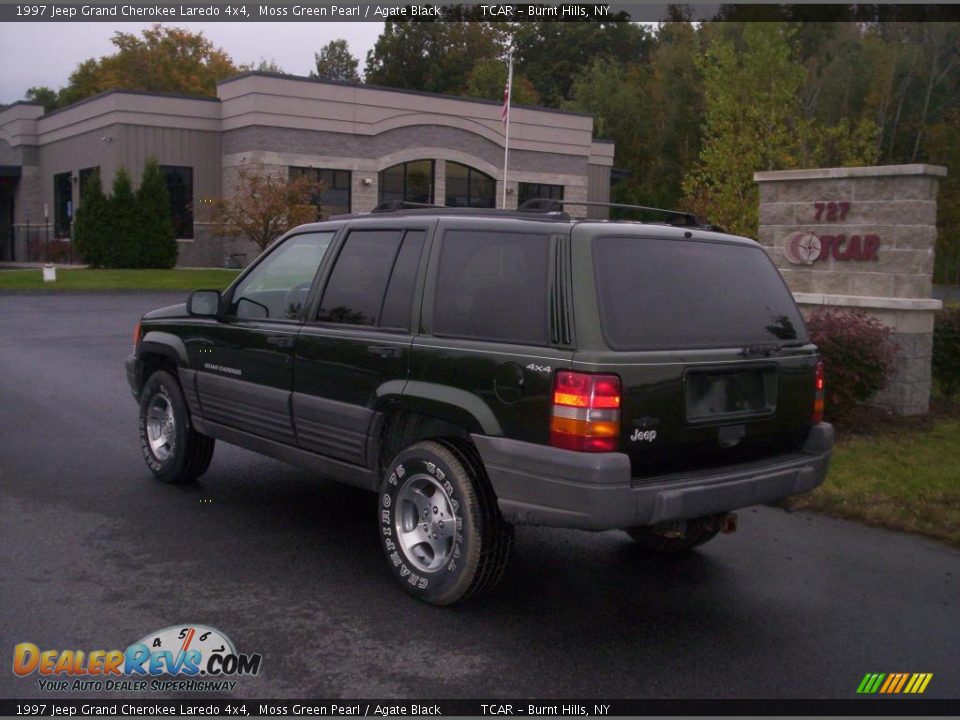 1997 Jeep Grand Cherokee Laredo 4x4 Moss Green Pearl / Agate Black Photo #4