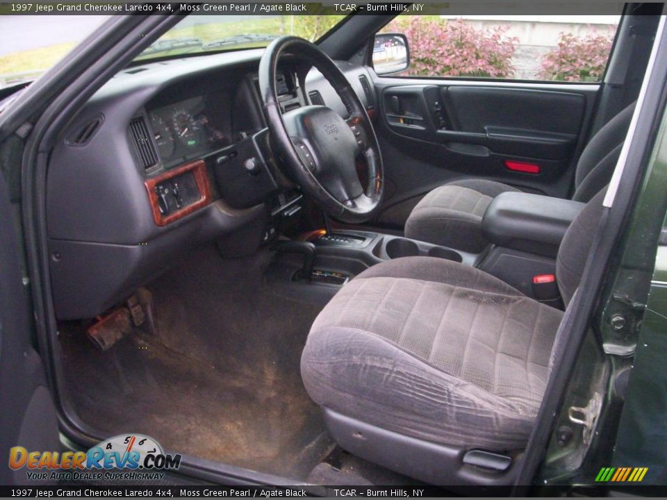 1997 Jeep Grand Cherokee Laredo 4x4 Moss Green Pearl / Agate Black Photo #11