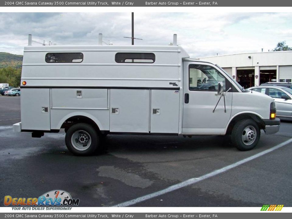 2004 GMC Savana Cutaway 3500 Commercial Utility Truck White / Gray Photo #4