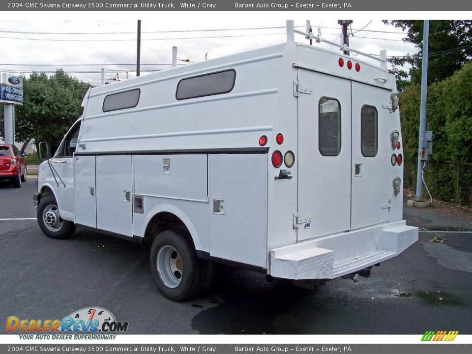 2004 GMC Savana Cutaway 3500 Commercial Utility Truck White / Gray Photo #7