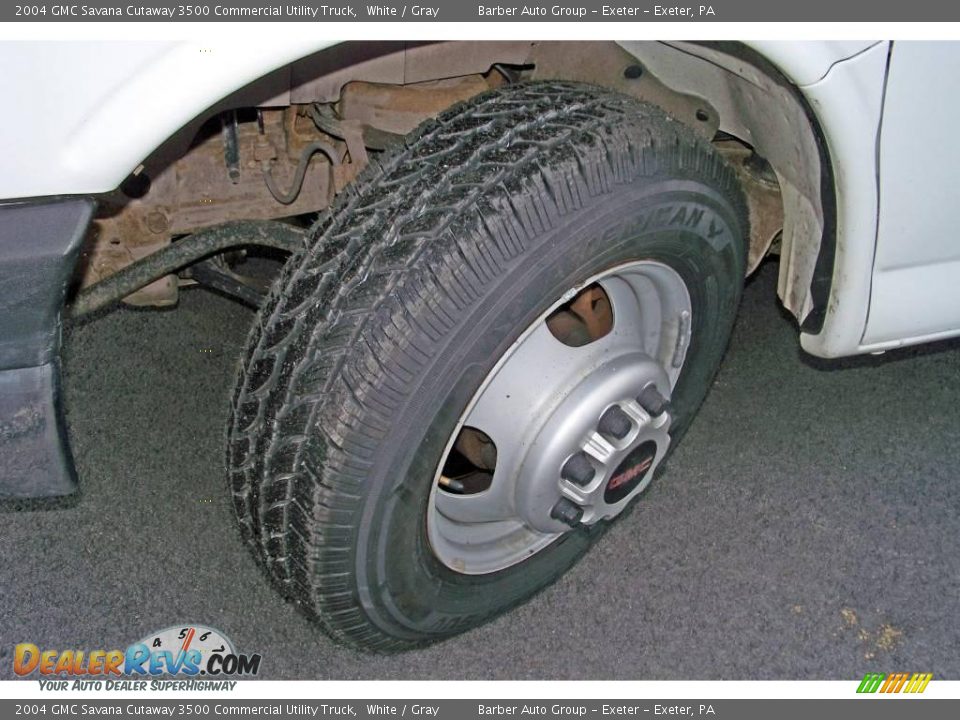 2004 GMC Savana Cutaway 3500 Commercial Utility Truck White / Gray Photo #10