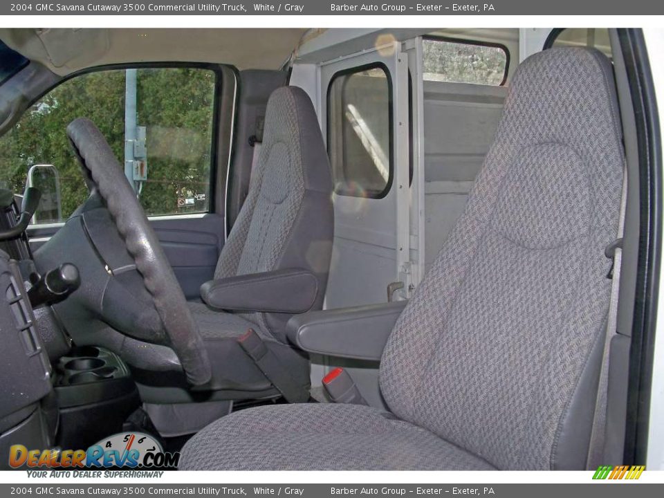 2004 GMC Savana Cutaway 3500 Commercial Utility Truck White / Gray Photo #18