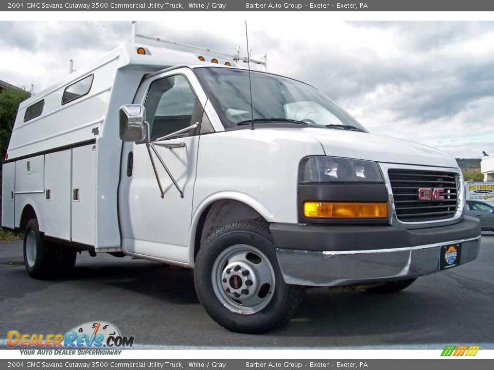 2004 GMC Savana Cutaway 3500 Commercial Utility Truck White / Gray Photo #24