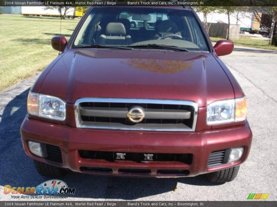 2004 Nissan Pathfinder LE Platinum 4x4 Merlot Red Pearl / Beige Photo #11