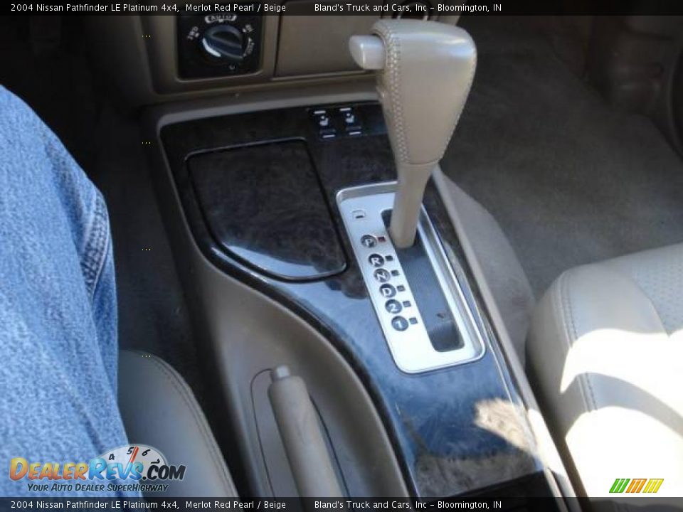 2004 Nissan Pathfinder LE Platinum 4x4 Merlot Red Pearl / Beige Photo #27