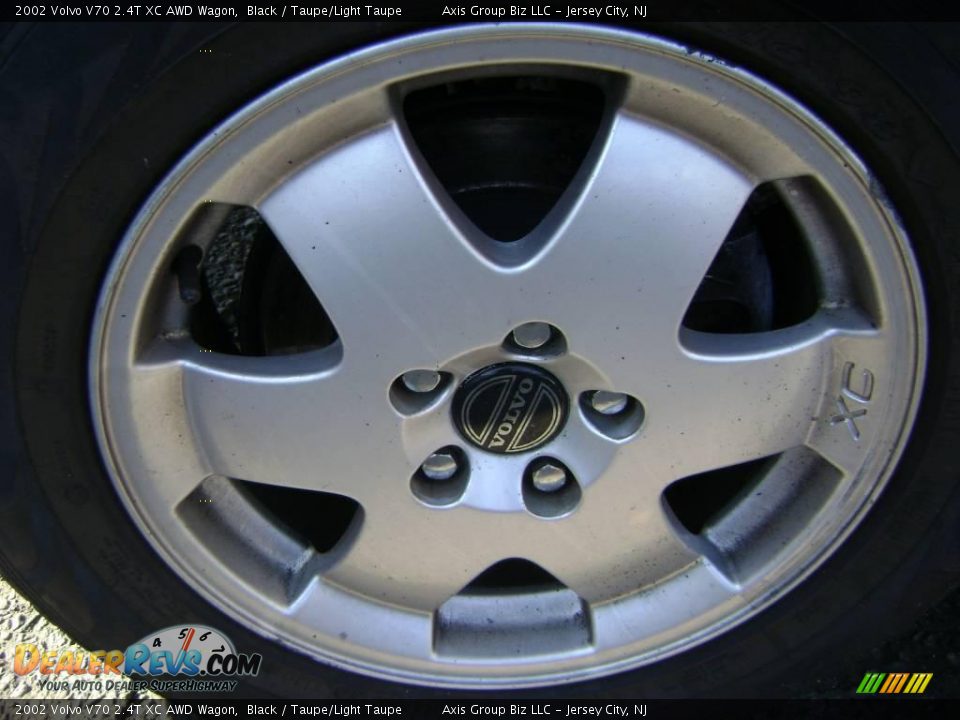 2002 Volvo V70 2.4T XC AWD Wagon Black / Taupe/Light Taupe Photo #8