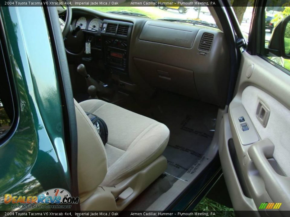 2004 Toyota Tacoma V6 Xtracab 4x4 Imperial Jade Mica / Oak Photo #16