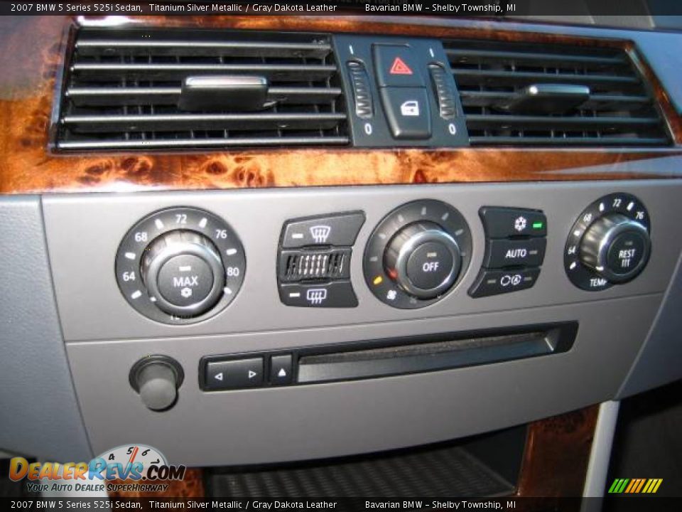 2007 BMW 5 Series 525i Sedan Titanium Silver Metallic / Gray Dakota Leather Photo #18