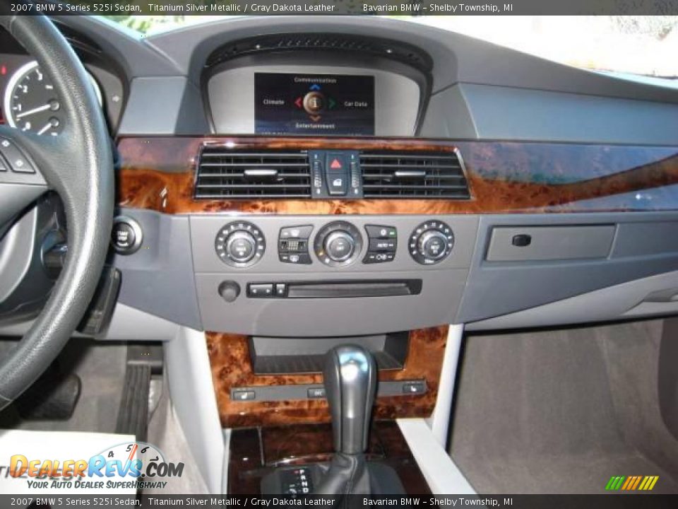 2007 BMW 5 Series 525i Sedan Titanium Silver Metallic / Gray Dakota Leather Photo #21