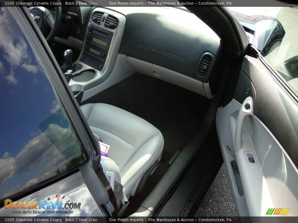 2005 Chevrolet Corvette Coupe Black / Steel Grey Photo #17