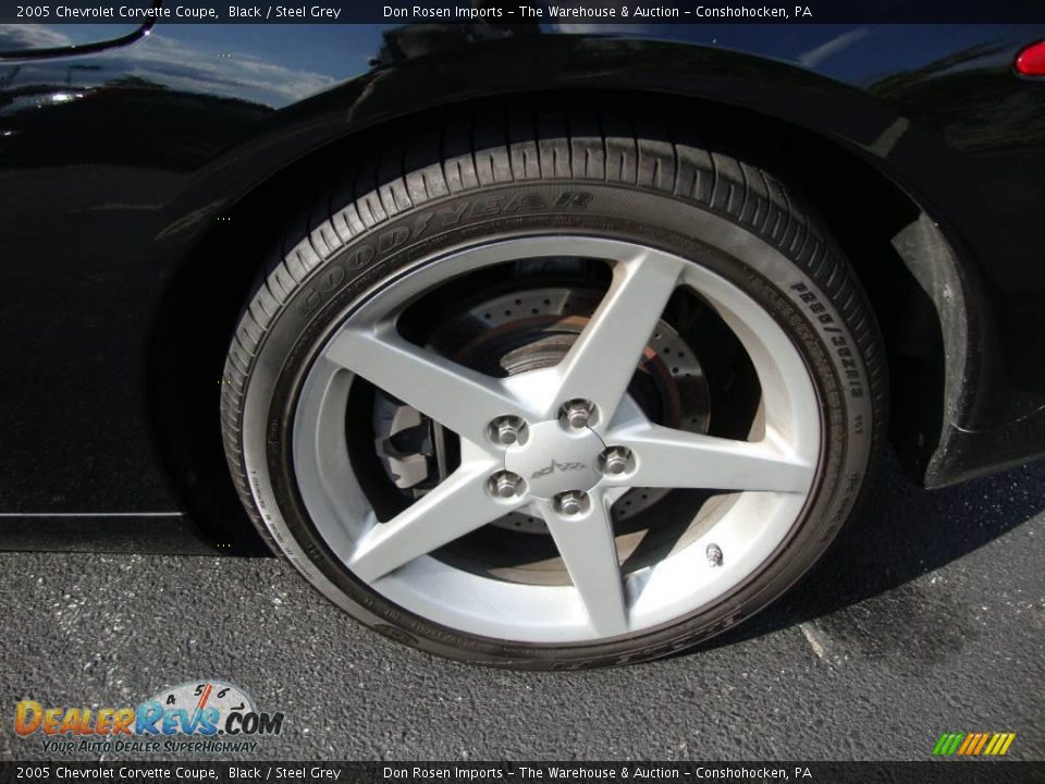 2005 Chevrolet Corvette Coupe Black / Steel Grey Photo #27